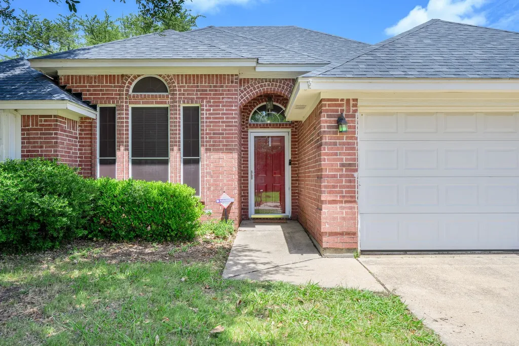 1510 Berry Patch Lane Granbury TX 76048