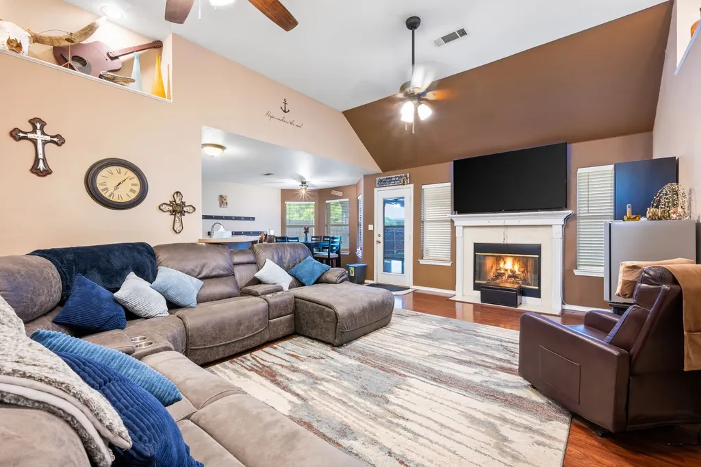 1510 Berry Patch Lane Granbury TX 76048