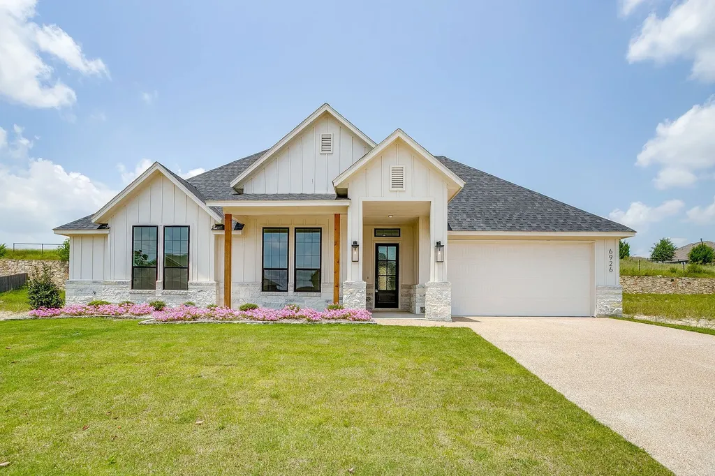 6926 Trail Rock Drive Benbrook TX 76126