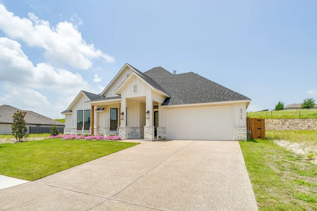 6926 Trail Rock Drive Benbrook TX 76126
