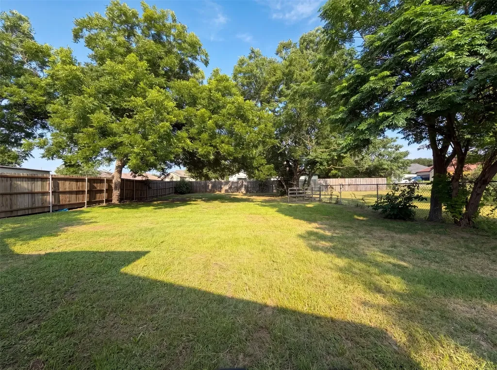 2008 Danner Street Fort Worth TX 76105