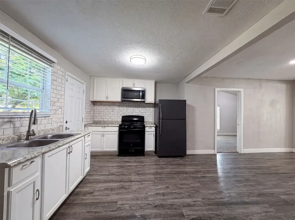 2008 Danner Street Fort Worth TX 76105