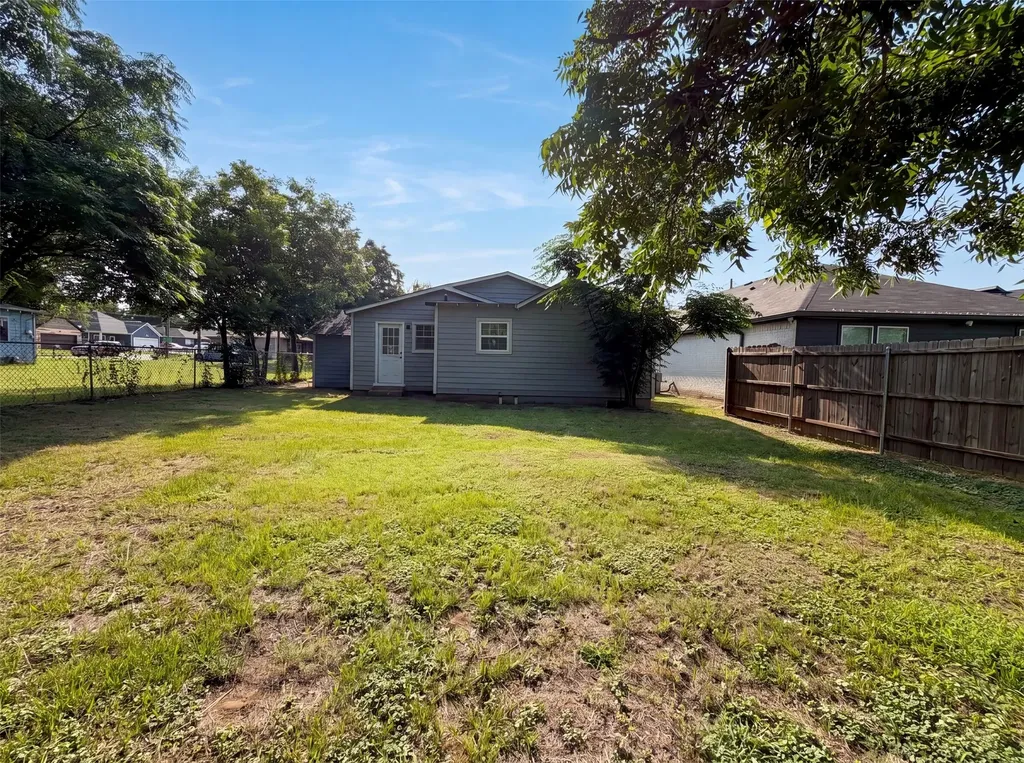 2008 Danner Street Fort Worth TX 76105