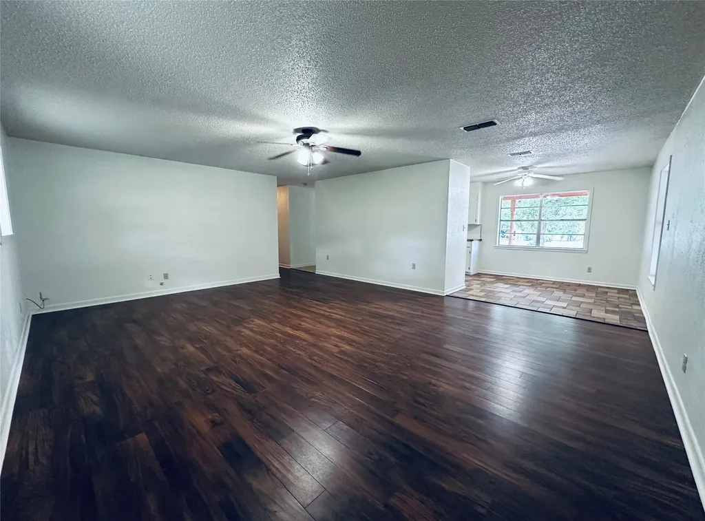 303 N Victor Street Comanche TX 76442