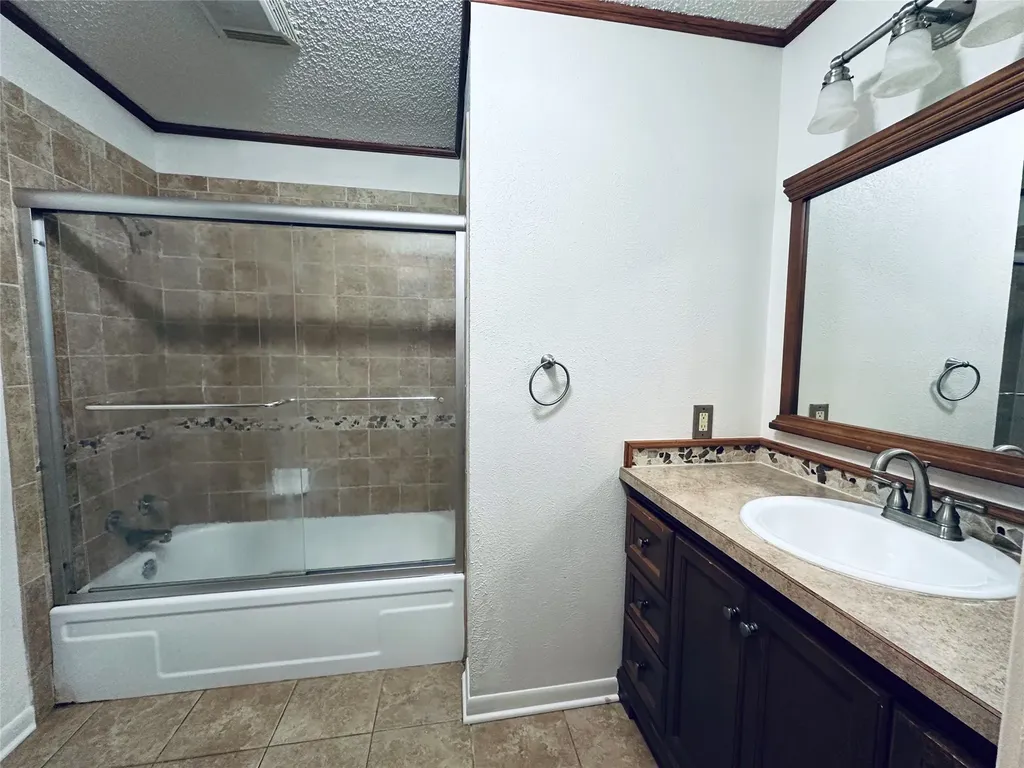 303 N Victor Street Comanche TX 76442