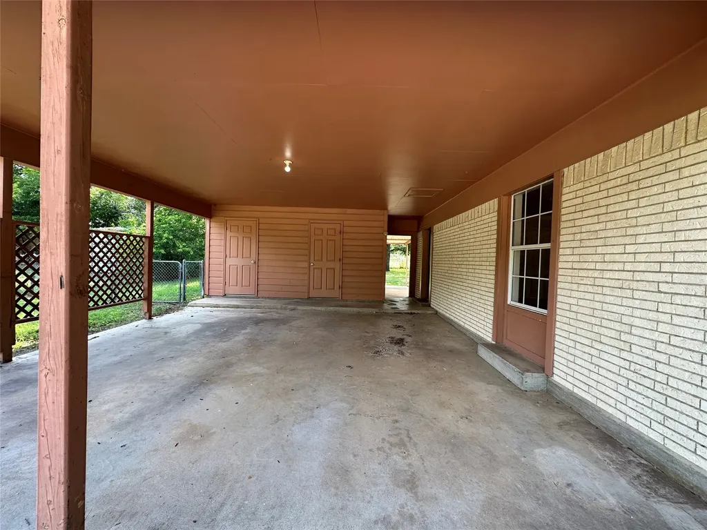 303 N Victor Street Comanche TX 76442