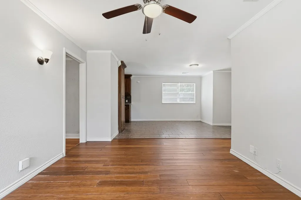 760 Oakwood Avenue Hurst TX 76053