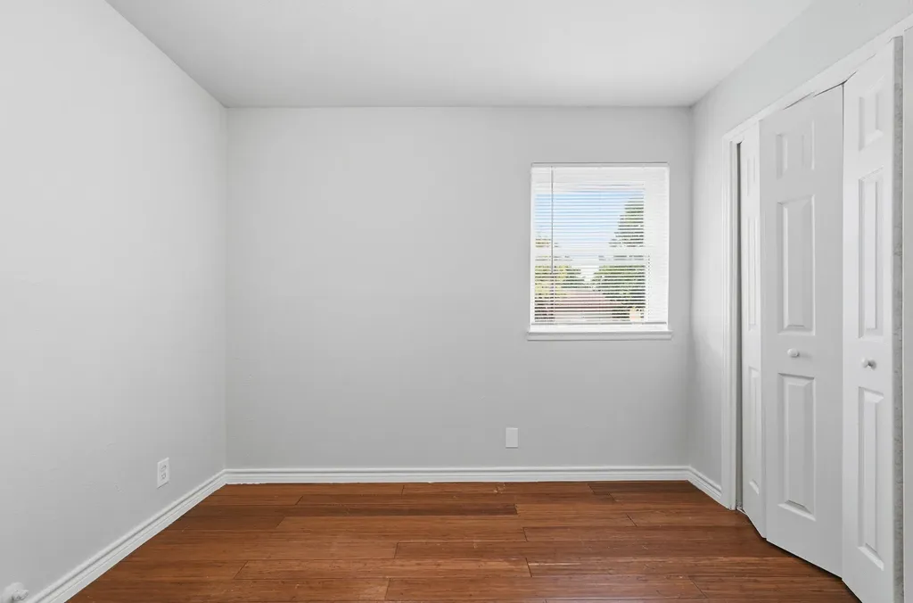 760 Oakwood Avenue Hurst TX 76053