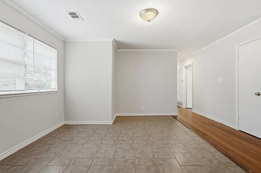 760 Oakwood Avenue Hurst TX 76053