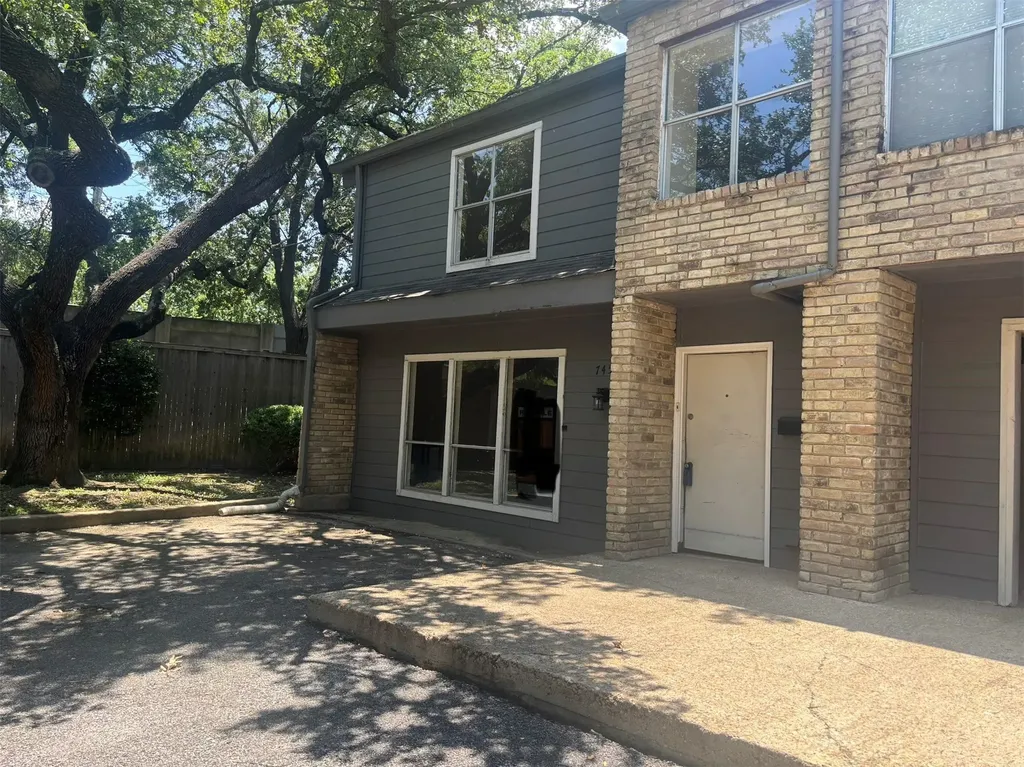 7456 E Northwest Highway Dallas TX 75231