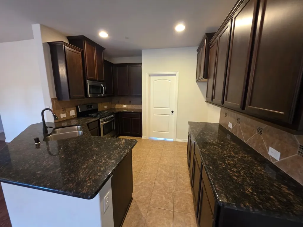 945 Brookville Court Plano TX 75074
