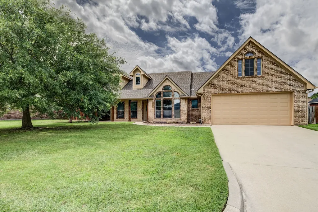 2105 Ridgewood Drive Bridgeport TX 76426