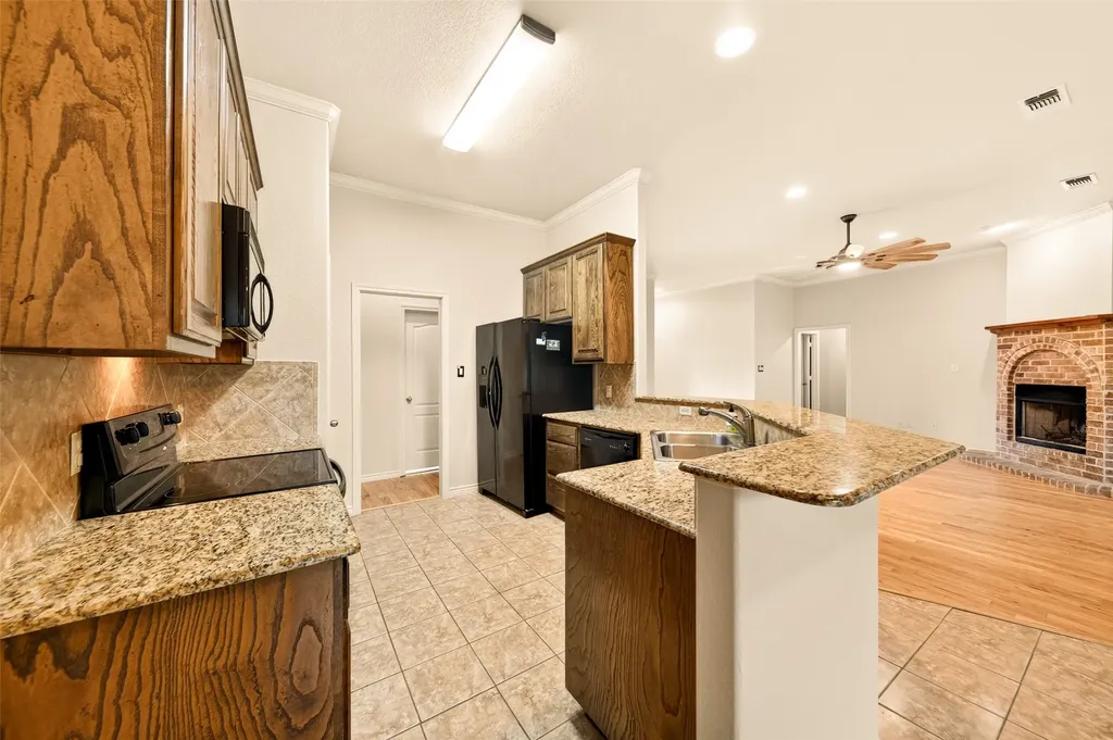 2105 Ridgewood Drive Bridgeport TX 76426