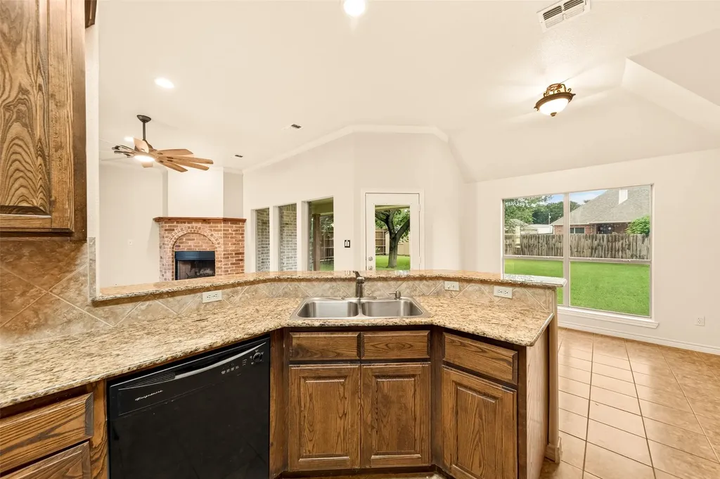 2105 Ridgewood Drive Bridgeport TX 76426
