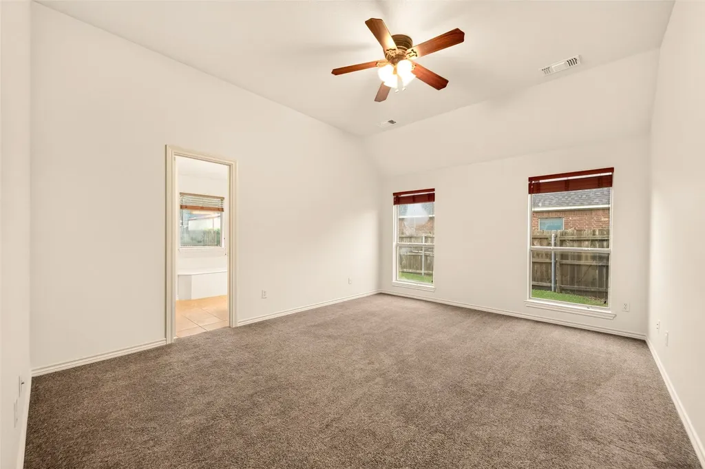 2105 Ridgewood Drive Bridgeport TX 76426