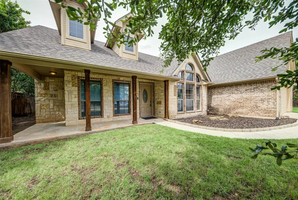 2105 Ridgewood Drive Bridgeport TX 76426
