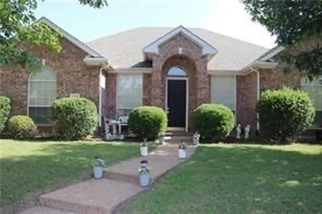 123 Hillcrest Drive Murphy TX 75094