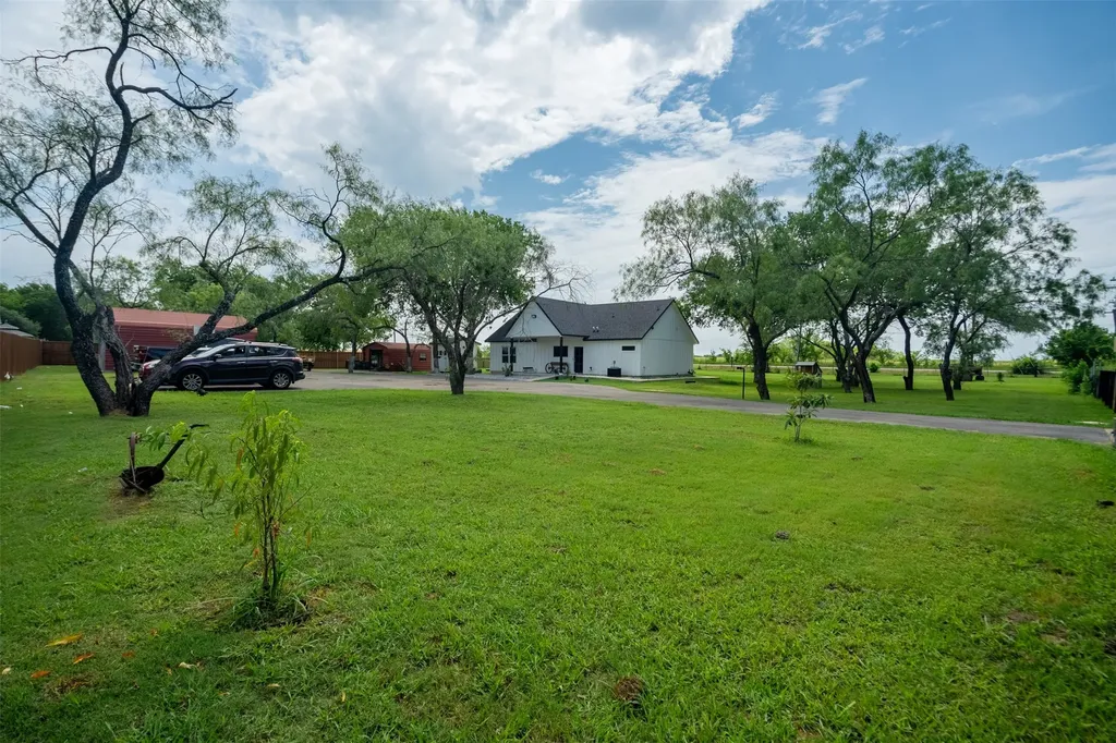 7002 Fair Road Kaufman TX 75142