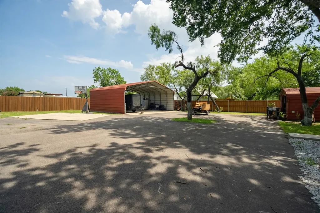 7002 Fair Road Kaufman TX 75142