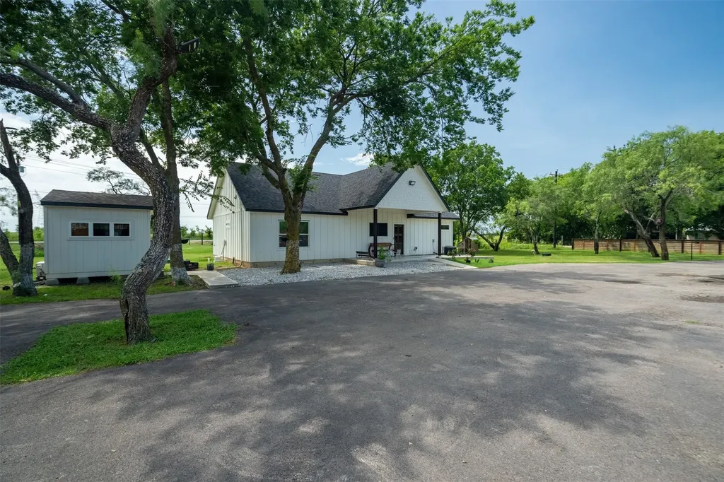 7002 Fair Road Kaufman TX 75142