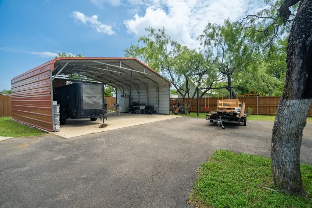 7002 Fair Road Kaufman TX 75142
