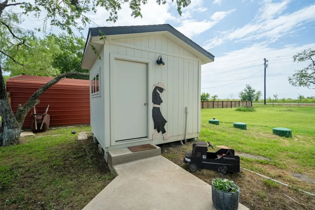 7002 Fair Road Kaufman TX 75142