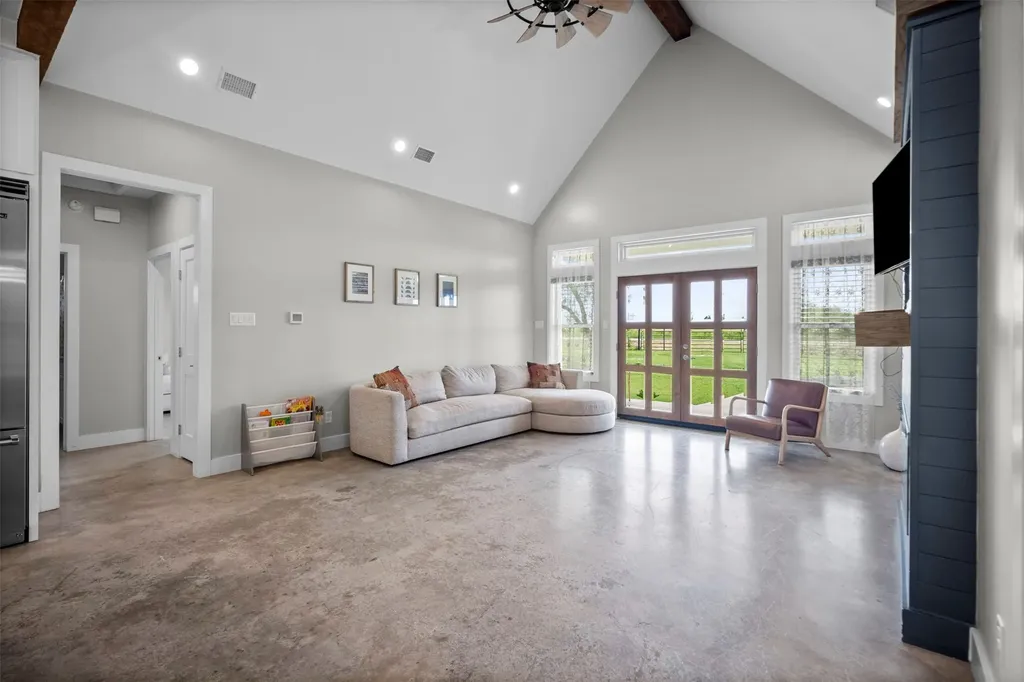7002 Fair Road Kaufman TX 75142