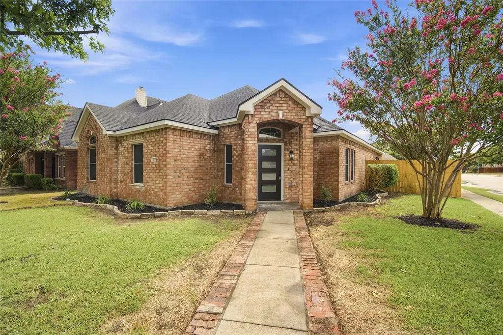 122 Clear Creek Drive Red Oak TX 75154