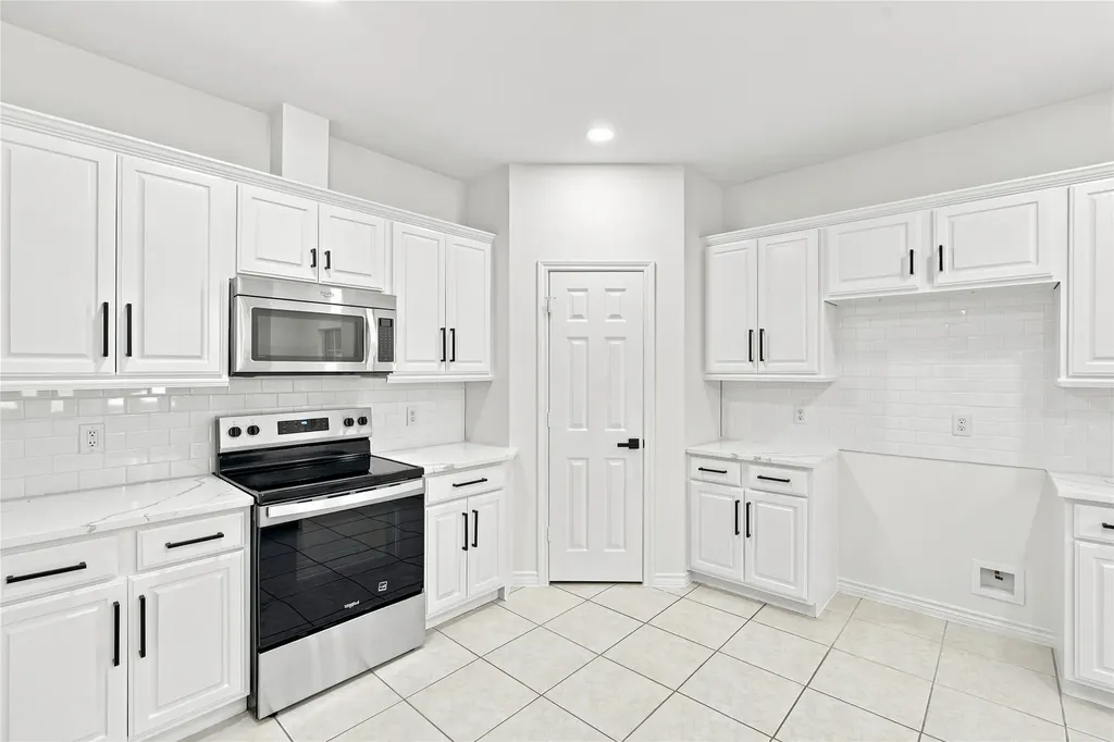 122 Clear Creek Drive Red Oak TX 75154