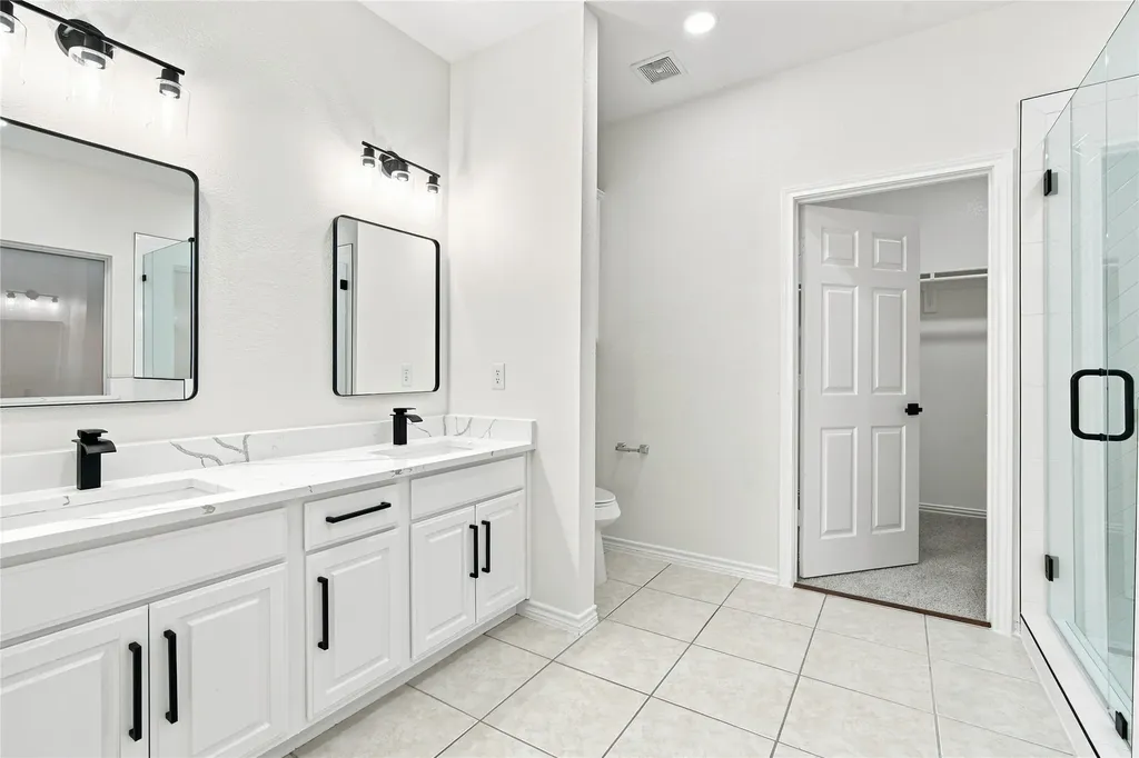 122 Clear Creek Drive Red Oak TX 75154