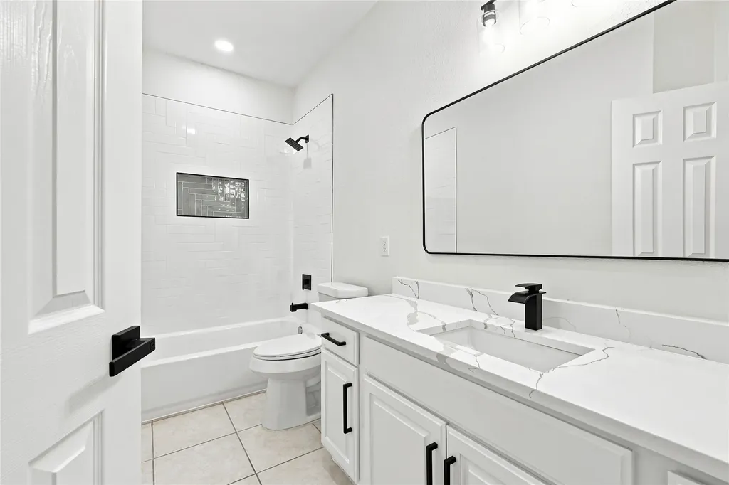 122 Clear Creek Drive Red Oak TX 75154