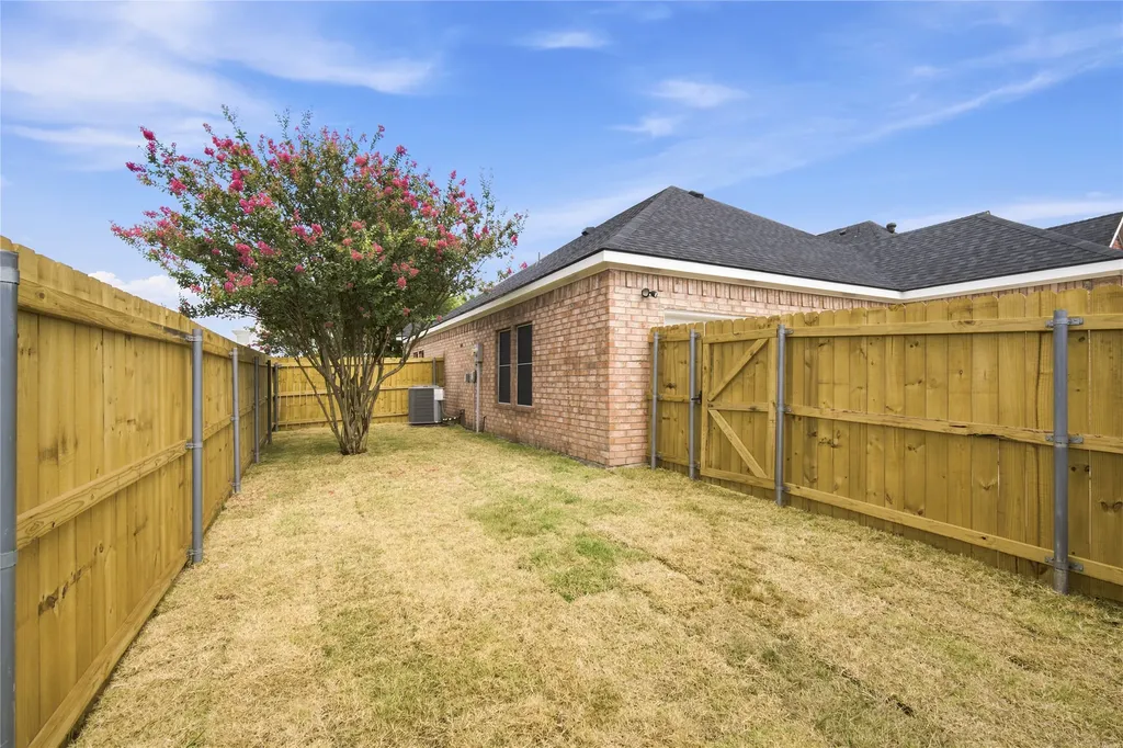 122 Clear Creek Drive Red Oak TX 75154