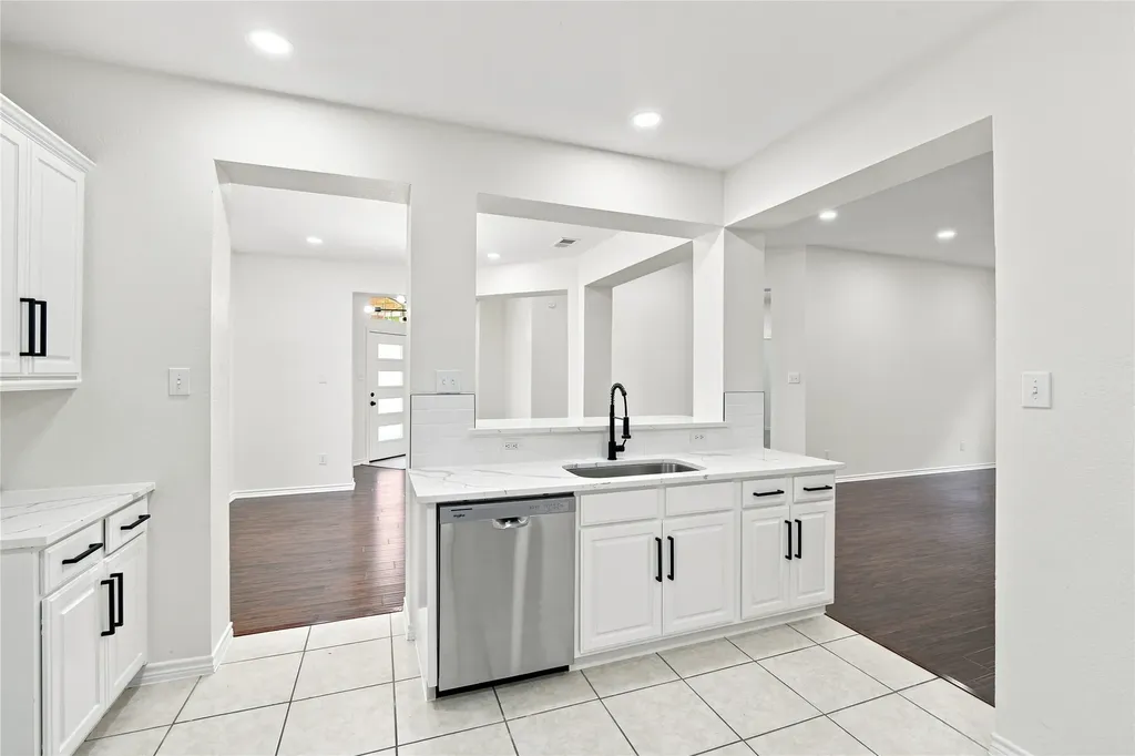 122 Clear Creek Drive Red Oak TX 75154