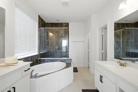 318 Gleneagles Drive Garland TX 75040