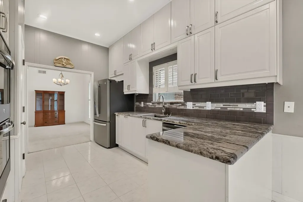 3113 Stonehenge Lane Carrollton TX 75006