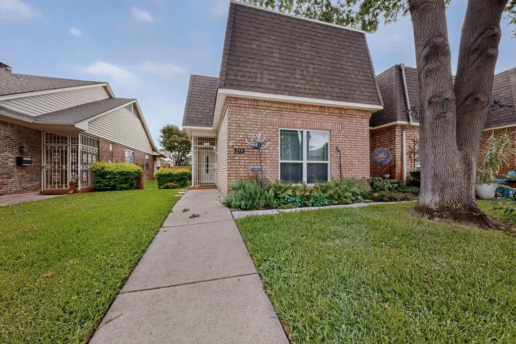 3113 Stonehenge Lane Carrollton TX 75006