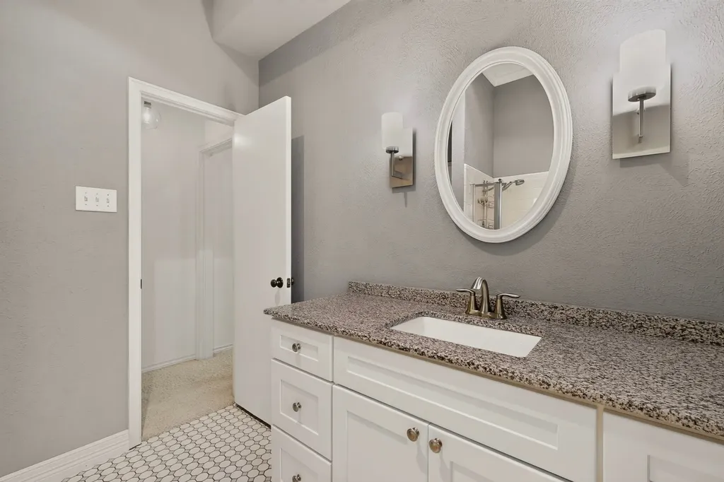 3113 Stonehenge Lane Carrollton TX 75006