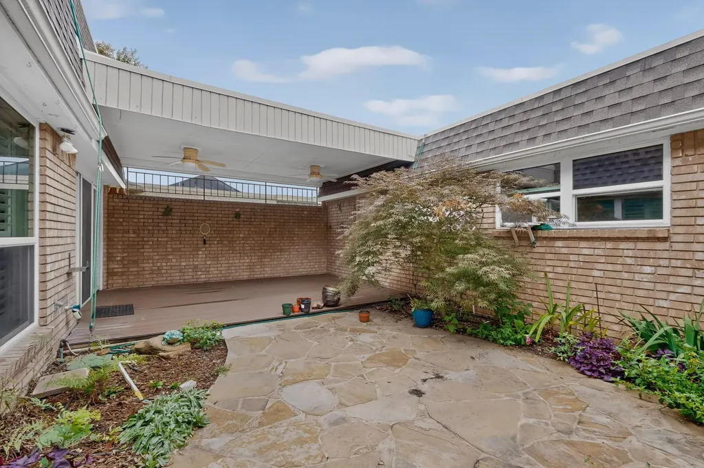 3113 Stonehenge Lane Carrollton TX 75006