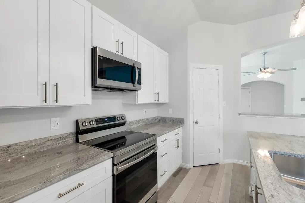 811 Cutting Horse Drive Mansfield TX 76063