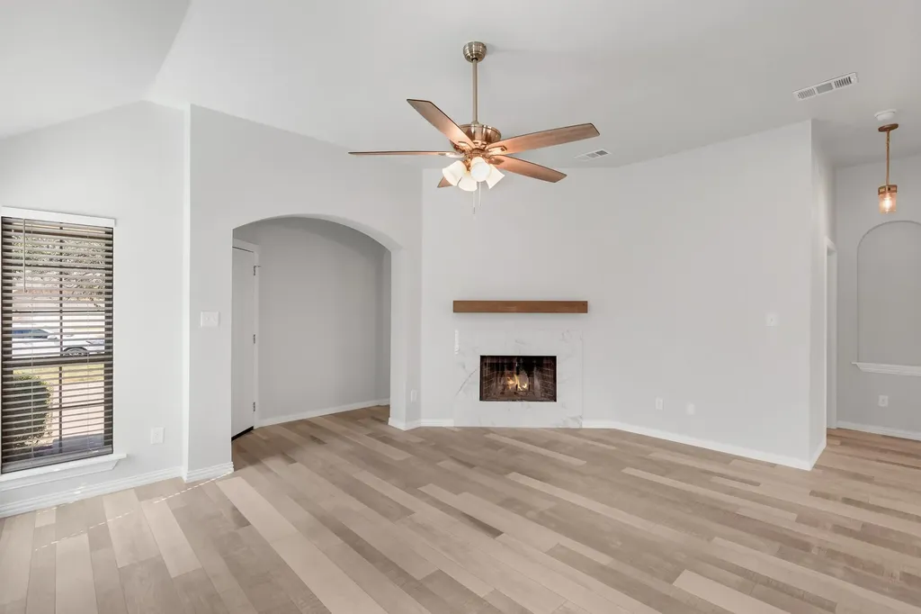 811 Cutting Horse Drive Mansfield TX 76063