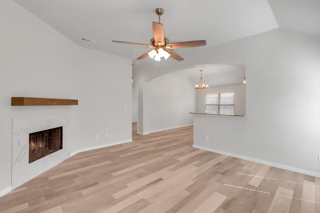 811 Cutting Horse Drive Mansfield TX 76063
