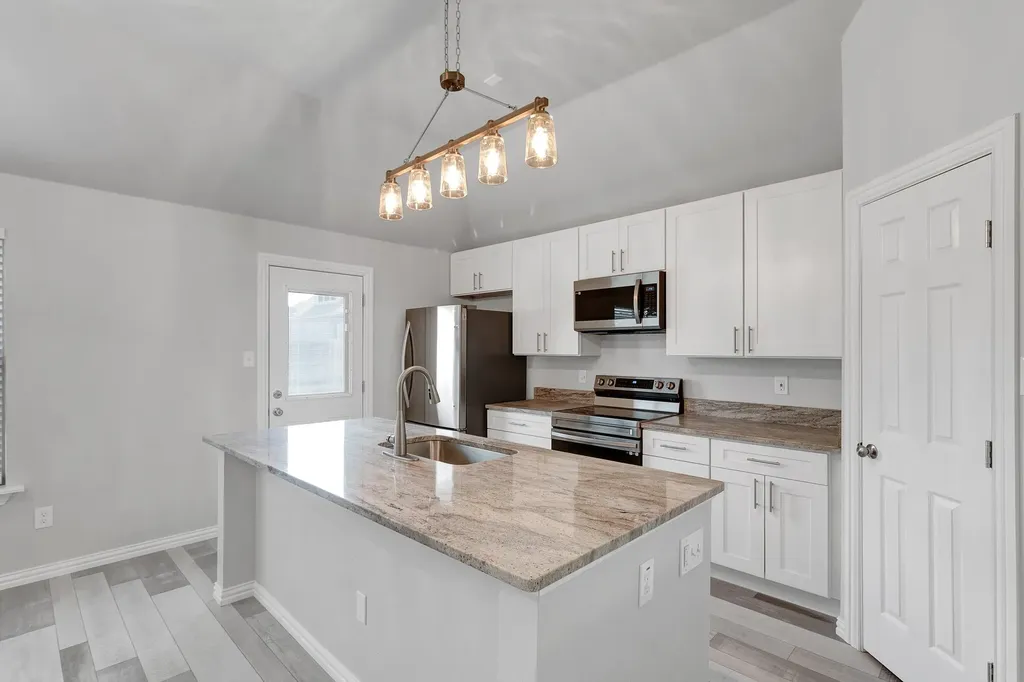 811 Cutting Horse Drive Mansfield TX 76063