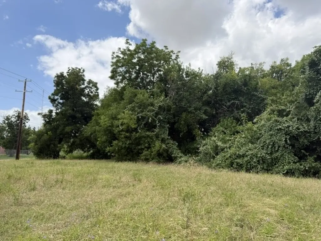 5101 Beverly Drive Beverly Hills TX 76711