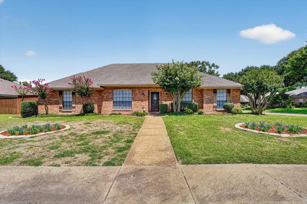 3100 Treehouse Lane Plano TX 75075