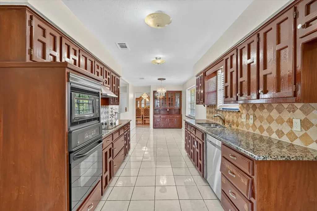3100 Treehouse Lane Plano TX 75075