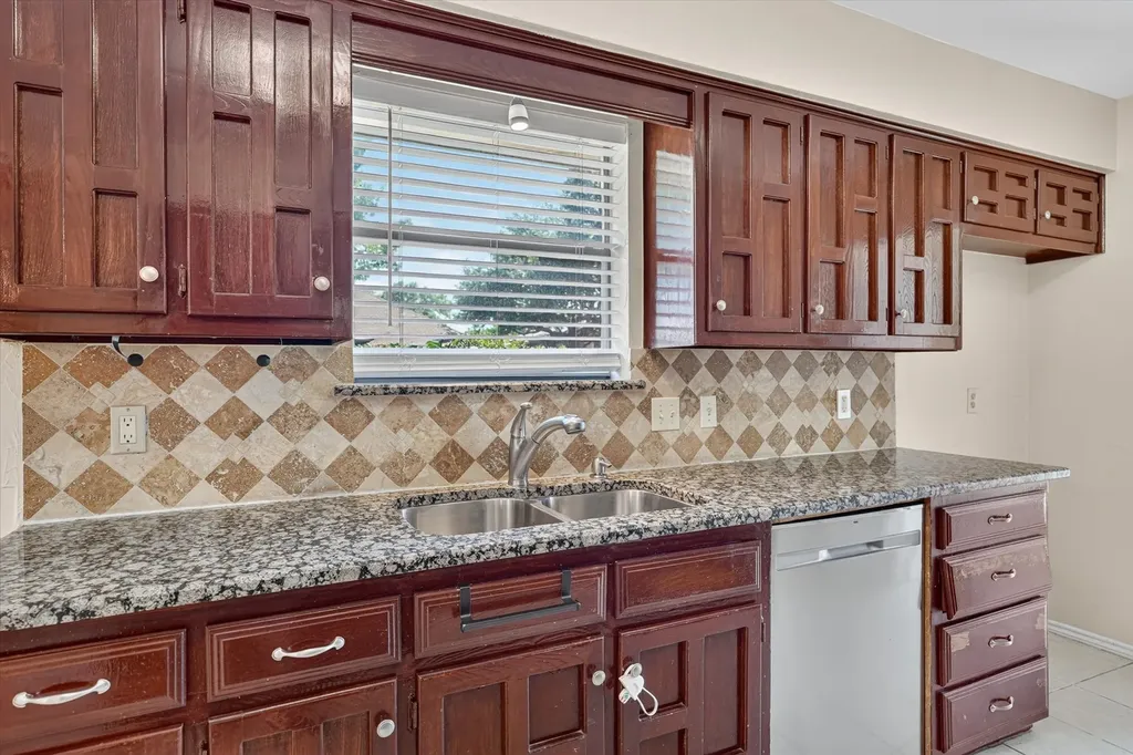 3100 Treehouse Lane Plano TX 75075