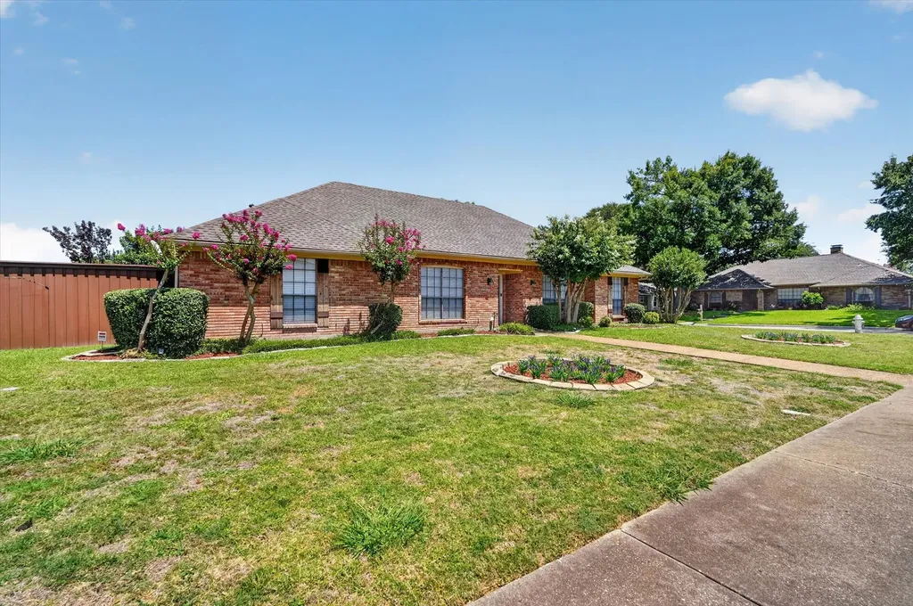 3100 Treehouse Lane Plano TX 75075