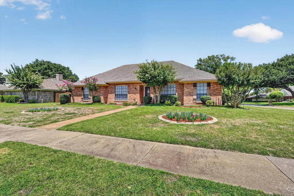 3100 Treehouse Lane Plano TX 75075