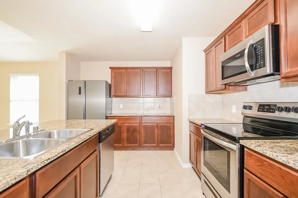 961 Corbitt Lane Fate TX 75189