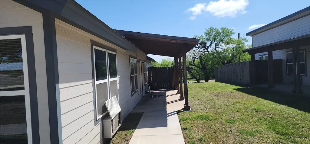 1600 W Commerce Eastland TX 76448